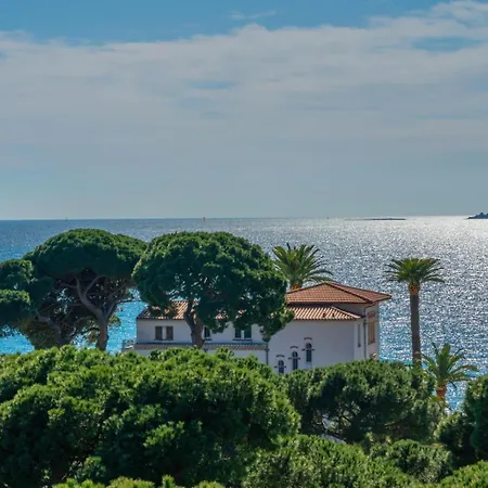 Apartmán Pinede Sea View Lux